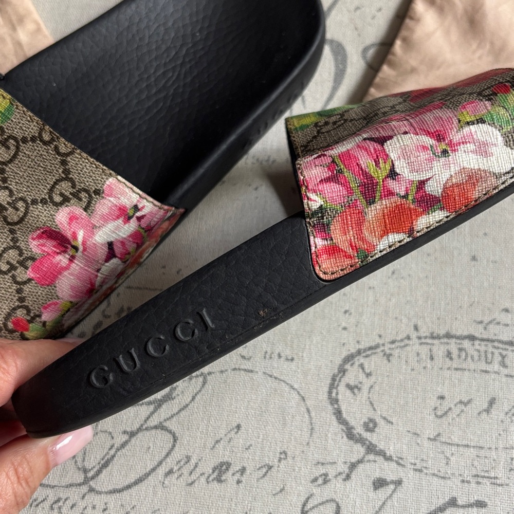 Gucci Blooms Supreme Floral Slide Sandals - Picture 5 of 6